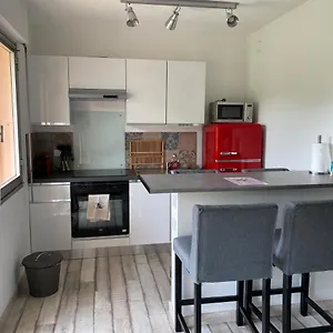 Sanary/mer /10’ Du Centre/ Port/plage Appartement